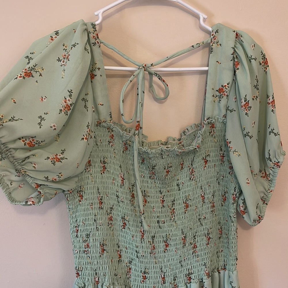 Plus Size Floral Romper! - Picture 5 of 5